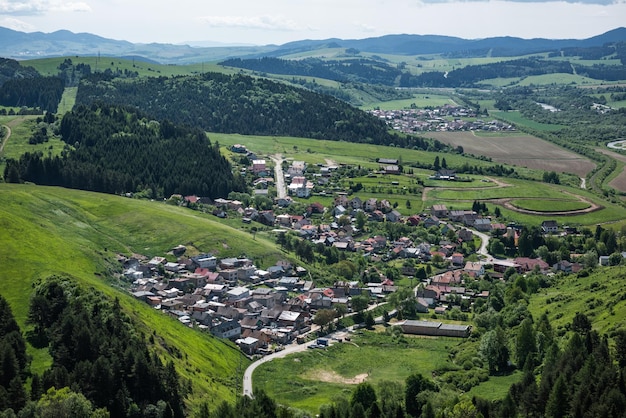 Vista dalla fortezza slovacca Castello di Stara Lubovna nella Repubblica slovacca degli Alti Tatra