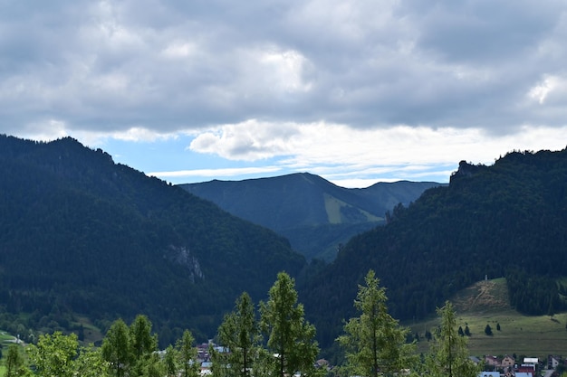 vista dalla montagna, bellissimo viaggio in Slovacchia a Vratna Dolina, Chleb