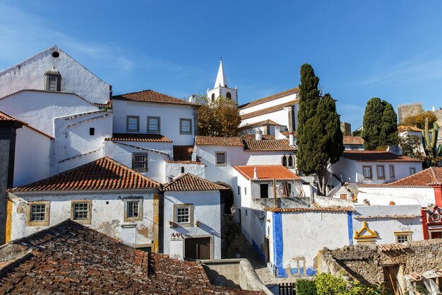 Vista dalle mura della città del bellissimo villaggio di Obidos Portogallo