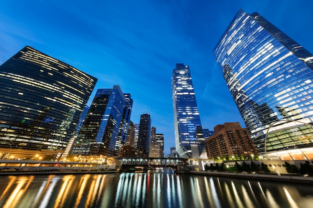 Vista degli edifici e dei grattacieli di Chicago