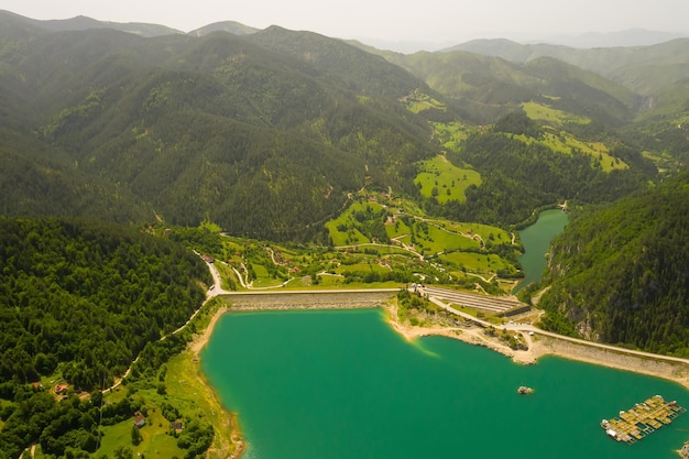 Vista dei laghi Zaovine e Spajici dal monte Tara in Serbia