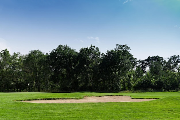 Vista del campo da golf con spazio per la copia