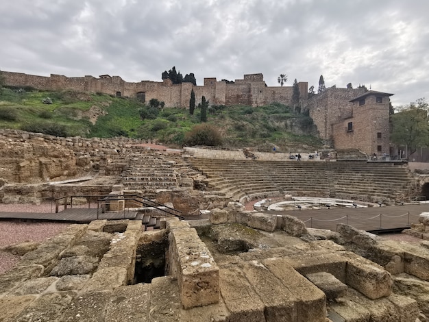 Vista del castello di Alcazaba a Malaga