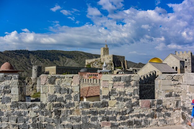 Vista del complesso del castello medievale di Rabati Fortressa ad Akhaltsikhe il 30 aprile 2019 in Georgia