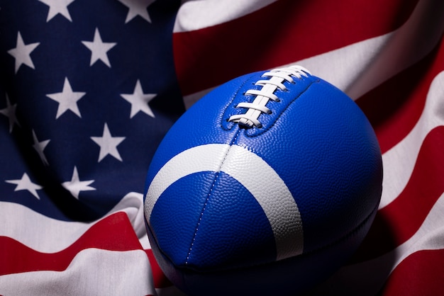 Vista del football americano con la bandiera americana