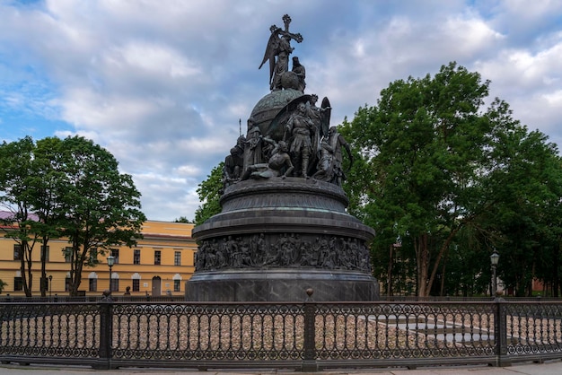 Vista del Monumento al Millennio della Russia Cremlino di Novgorod Veliky Novgorod Russia