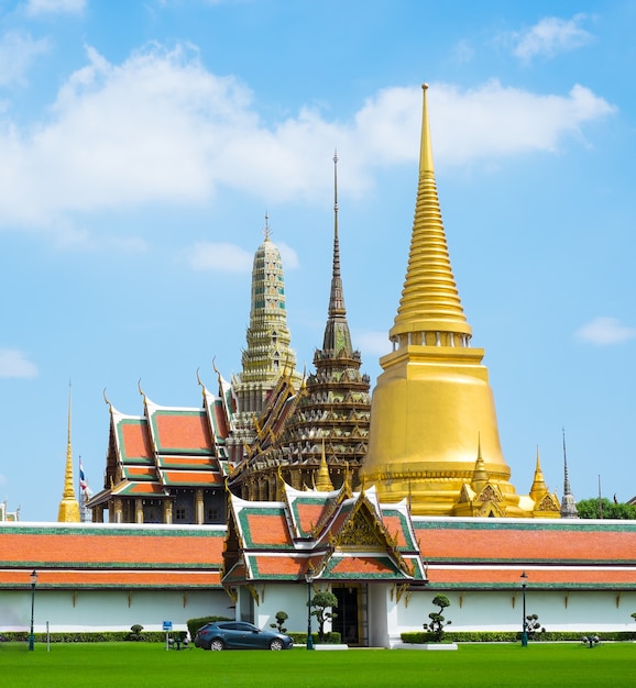 Vista del paesaggio di Grand Palace, Tempio di Emerald Buddha (Wat pra kaew) a Bangkok, Thailandia.