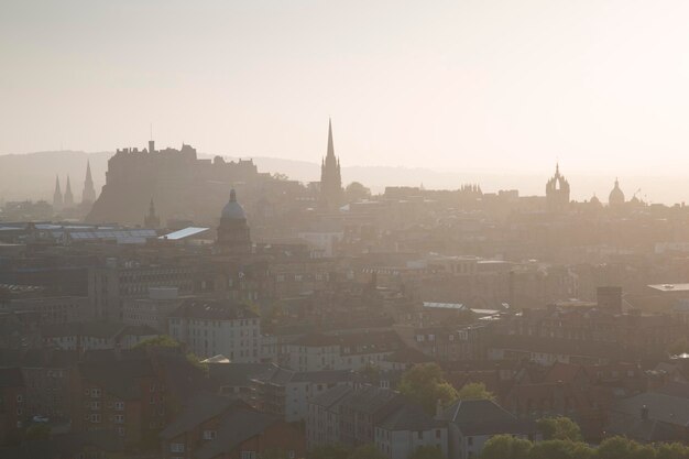 Vista del paesaggio urbano di Edimburgo in Scozia