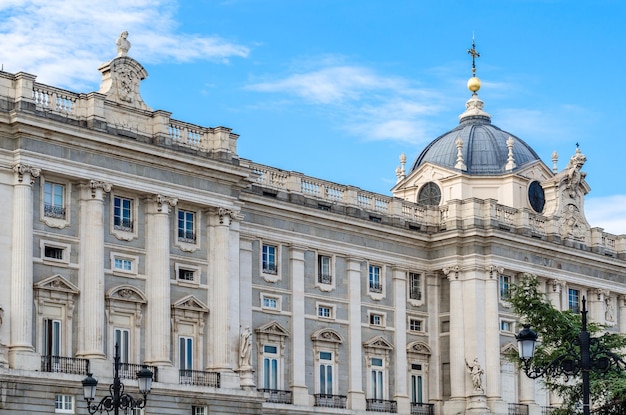 Vista del palazzo reale a Madrid Spagna