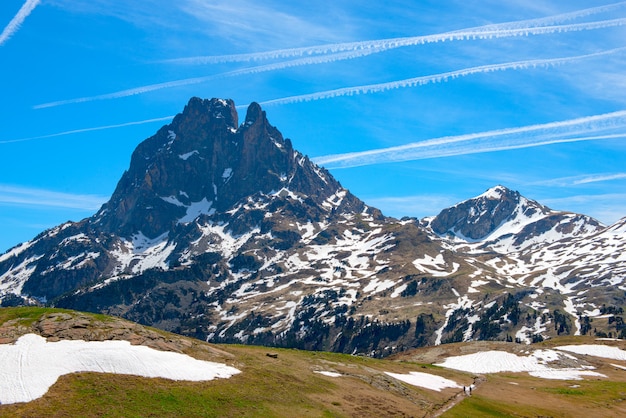 Vista del Pic du Midi Ossau in primavera, i Pirenei francesi