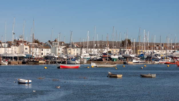 Vista del porto di Shorehambysea West Sussex il 1 febbraio 2010