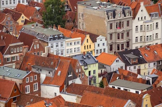 Vista del tetto nella città di Lubecca, Germania