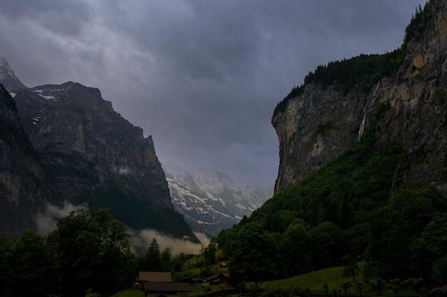 Vista del valle a Lauterbrunnen è un comune del cantone di Berna in Svizzera Svizzera