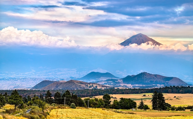 Vista del vulcano Popocatepetl nello Stato del Messico