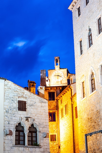 Vista dell'architettura scenica in balla, Valle, Istria. Croazia