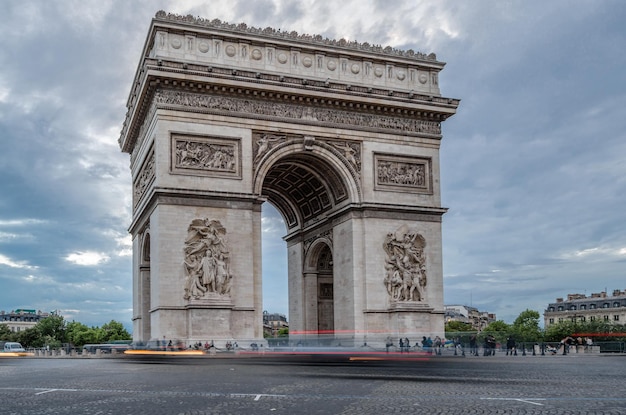 Vista dell'Arco di Trionfo famoso punto di riferimento di Parigi Francia