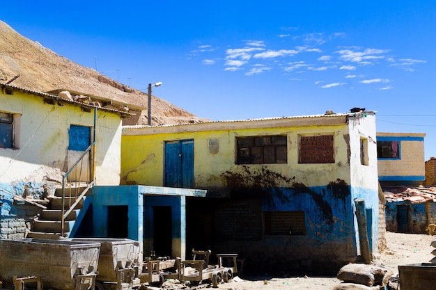 Vista dell'ingresso della miniera di Potosi, Bolivia. Città mineraria boliviana