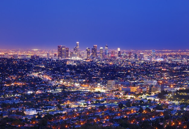 Vista dell&#39;orizzonte del centro di Los Angeles alla notte, da Griffith Observatory, in Griffith Park, Los Angeles, California.