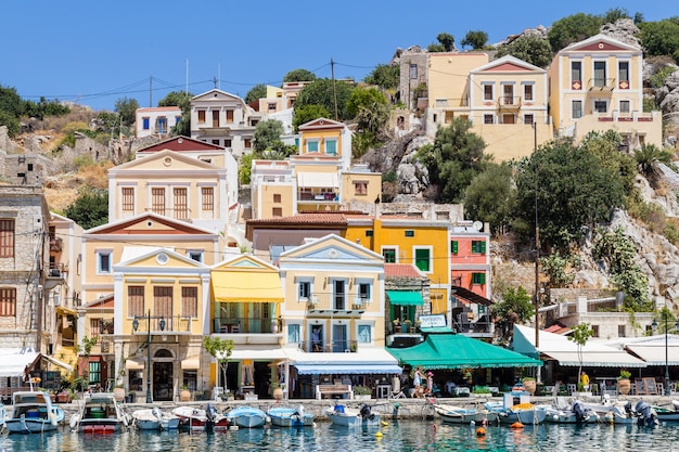 Vista della baia dell&#39;isola di Symi, in Grecia