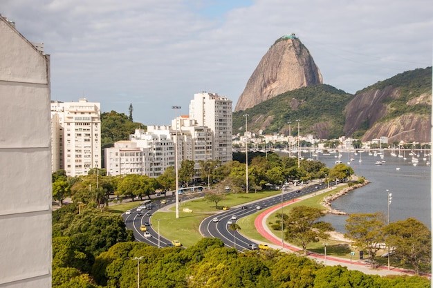 Vista della baia di Botafogo a Rio de Janeiro