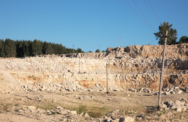 Vista della cava di calcare