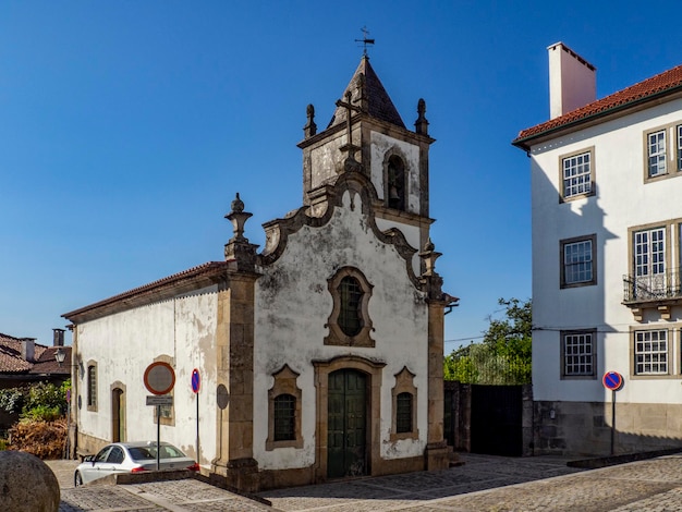 Vista della chiesa di San Sebastiano nella storica città di Viseu in Portogallo