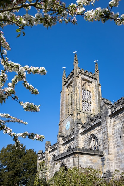 Vista della chiesa di St Swithun in East Grinstead West Sussex