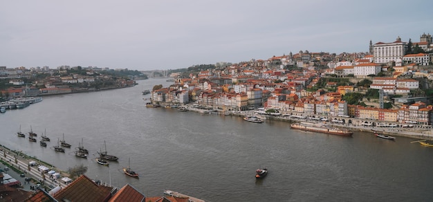 Vista della città di Oporto. Vecchio edificio della città porto, Portogallo