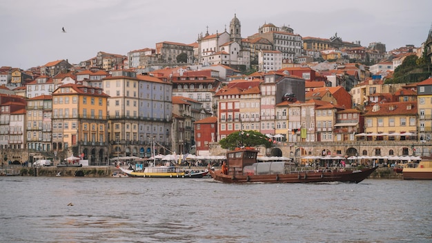 Vista della città di Oporto. Vecchio edificio della città porto, Portogallo