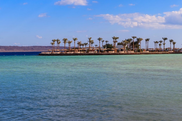 Vista della costa del Mar Rosso sulla spiaggia di Hurghada, in Egitto