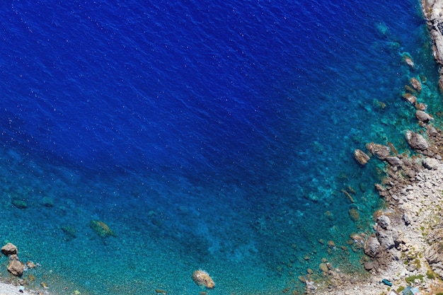 Vista della costa del mare dalla cima del monte Sant'Elia