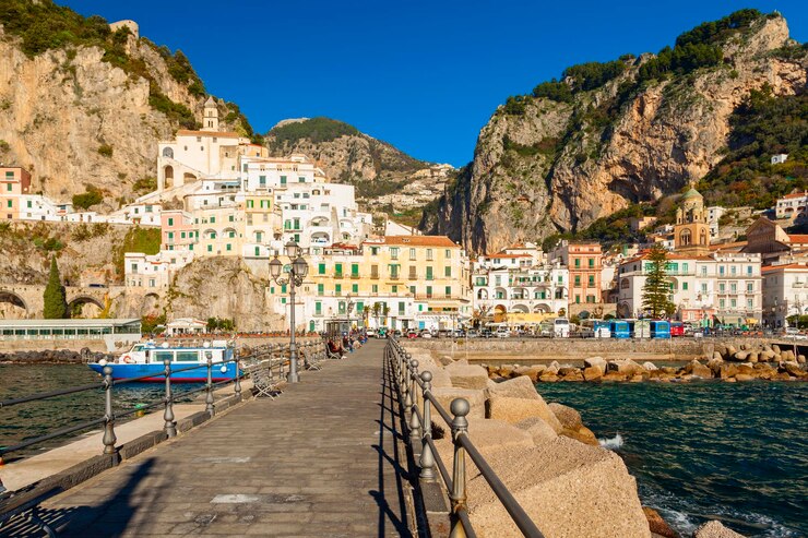 Vista della Costiera Amalfitana nel sud Italia