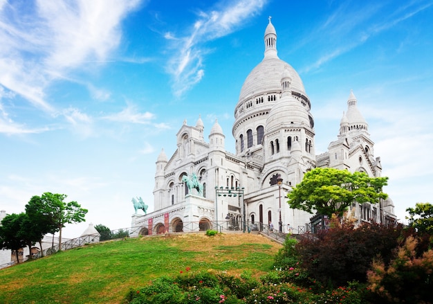 Vista della famosa chiesa del Sacre Coeur, Parigi, Francia, dai toni rétro