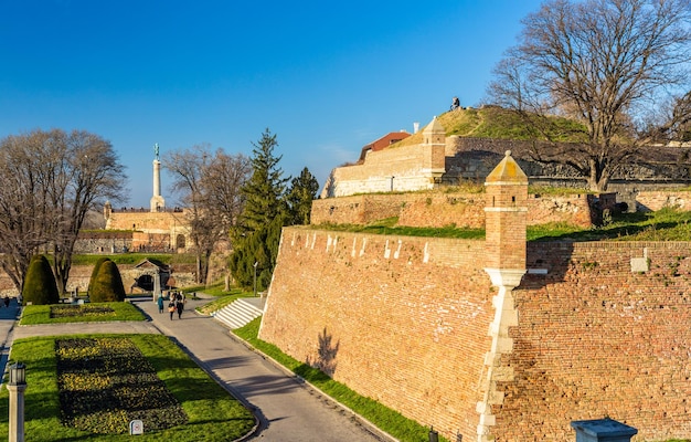 Vista della fortezza nel parco di Kalemegdan Belgrado Serbia