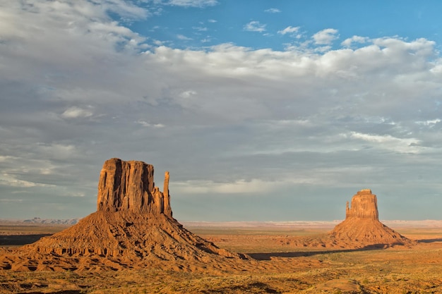 Vista della Monument Valley al tramonto