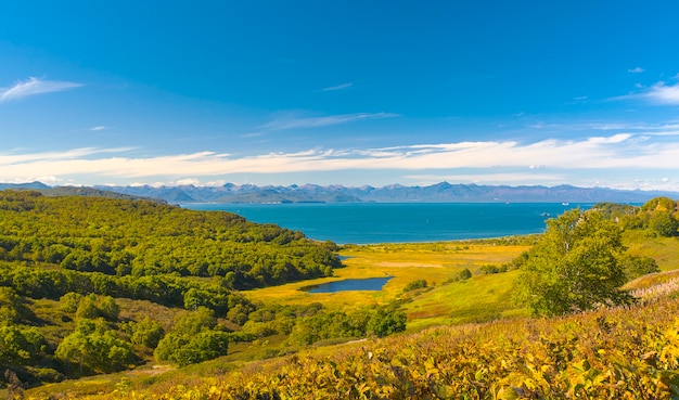 Vista della natura Con mare e paesaggio sulla Kamchatka