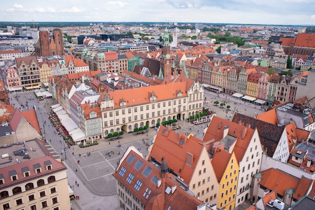 Vista della piazza del mercato a Wroclaw