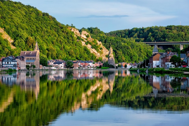 Vista della pittoresca città di Dinant, in Belgio.