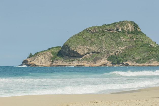 Vista della ricreazione della spiaggia di Bandeirantes a Rio de Janeiro in Brasile