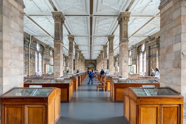 Vista della sala dei minerali del Museo di storia naturale di Londra