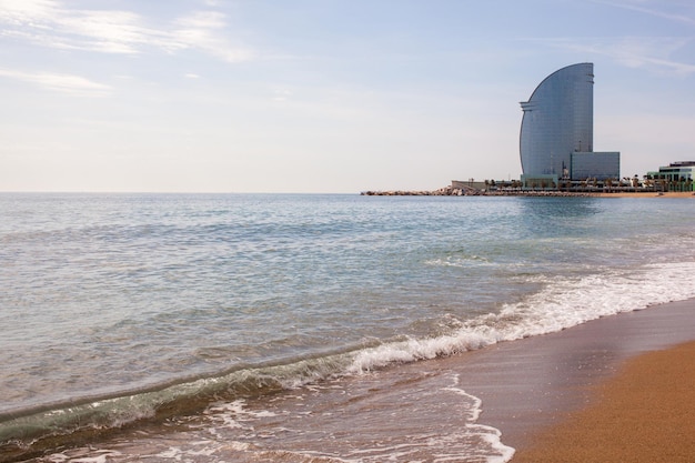 Vista della spiaggia di Barceloneta a Barcellona, Spagna