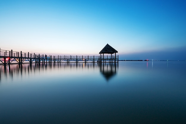 Vista della spiaggia di Surabaya, Indonesia