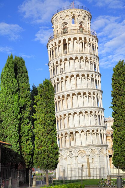 Vista della Torre Pendente di Pisa, Italy