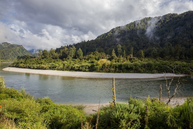 Vista della valle del fiume Buller in Nuova Zelanda