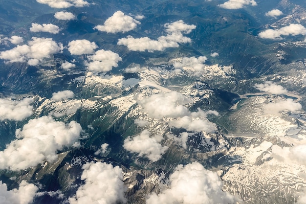 Vista delle Alpi dall'aereo.