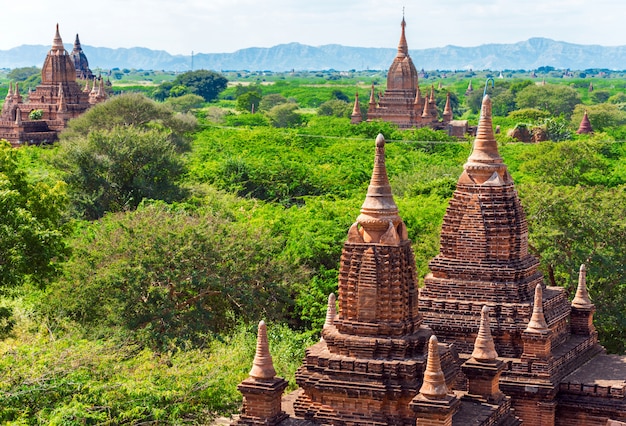 Vista delle antiche pagode di Bagan