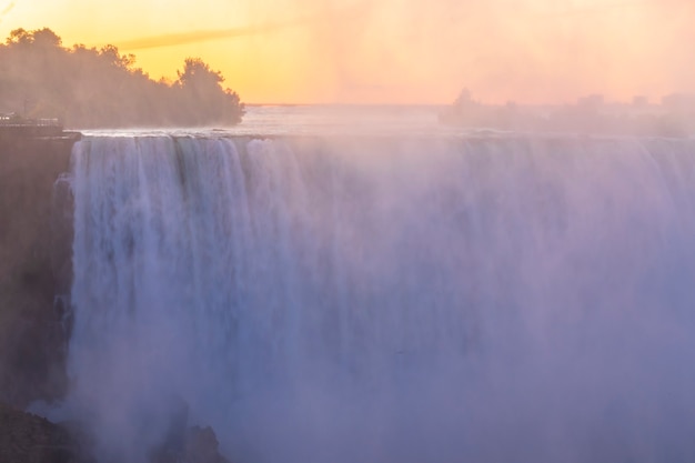 Vista delle cascate del Niagara dal lato canadese