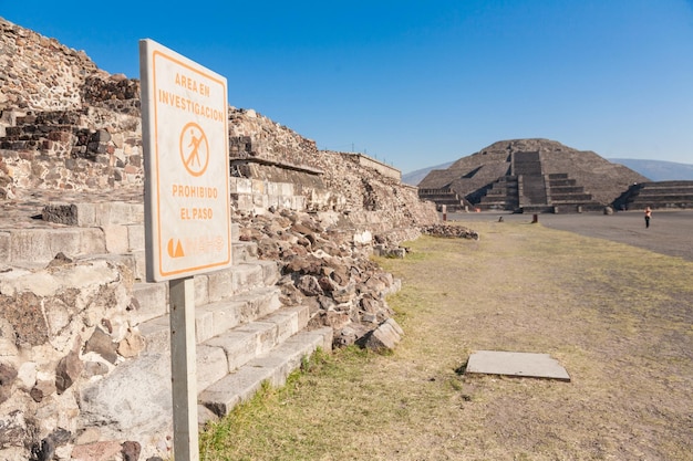 Vista delle rovine di Teotihuacan e della Piramide del Sole a Teotihuacan in Messico