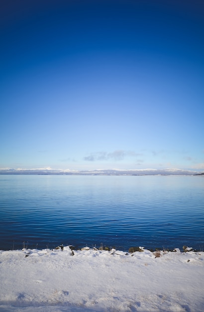 Vista di bella Ushuaia in inverno.