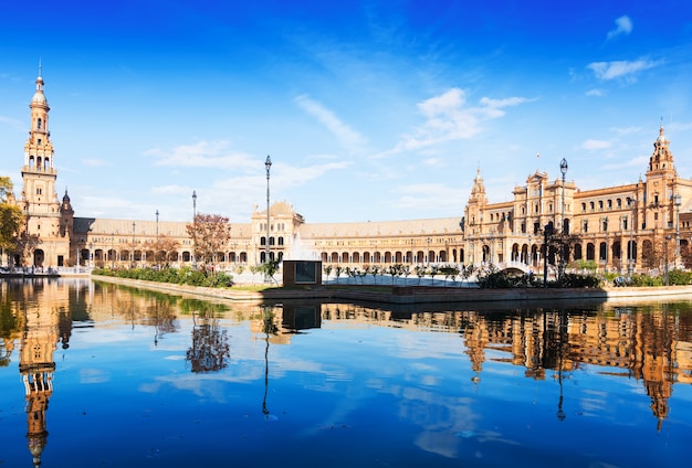 Vista di giorno di Plaza de Espana a Siviglia